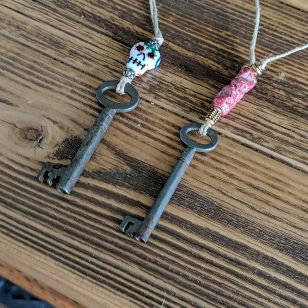 Key Necklace - Picture 2 of 3